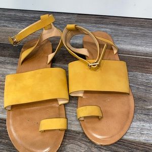 Perfect sandals for summer - pair with your favorite jeans or linen pants